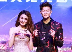 明星恋爱爆料最新,当红明星甜蜜恋情曝光,细节曝光令人羡慕不已